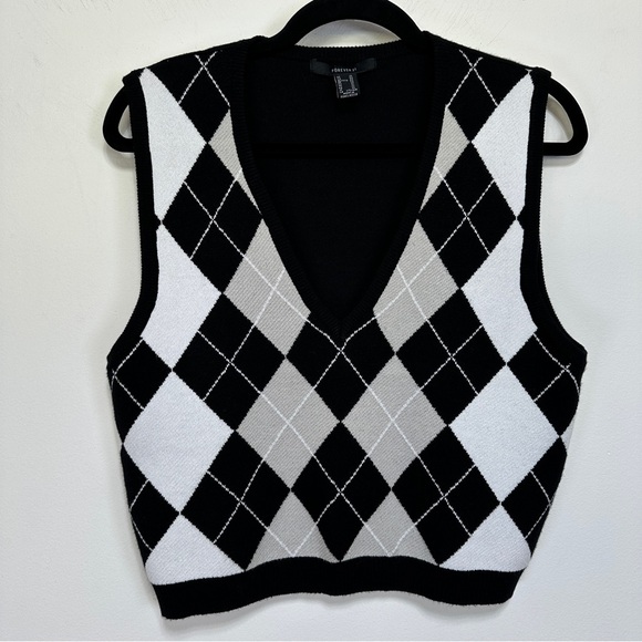 Forever 21 Jackets & Blazers - FOREVER 21 Argyle Plaid Sweater Vest Cropped Knit XL